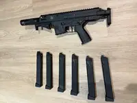 LAMBDA DEFENCE / B&T GHM-9 GBBR SMG plus extras