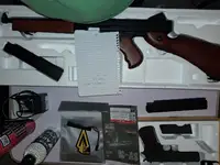 Bubdle snow wolf thompson and m1911