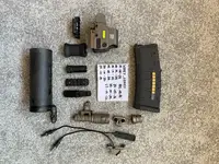 Accessories / attachments / pouches.