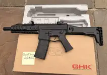 GHK G5 GBBR + 2x Leak-Free GMAGs + Extras