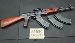 E&L AKM