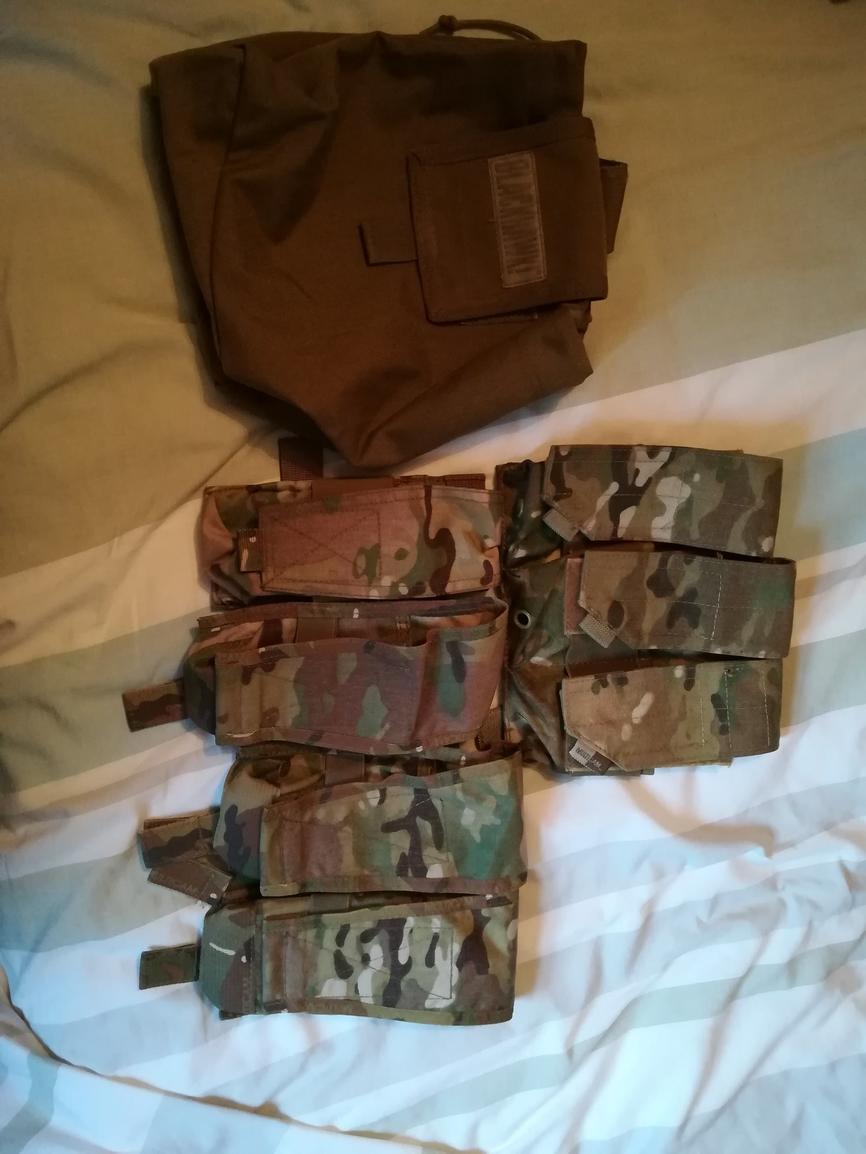 Selection of as new M4 Magazine pouches in Multicam/CB dump pouch