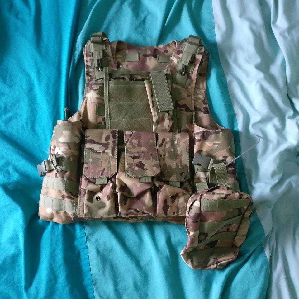 Airsoft Body armour with many pouches and points for accessories - Gear ...