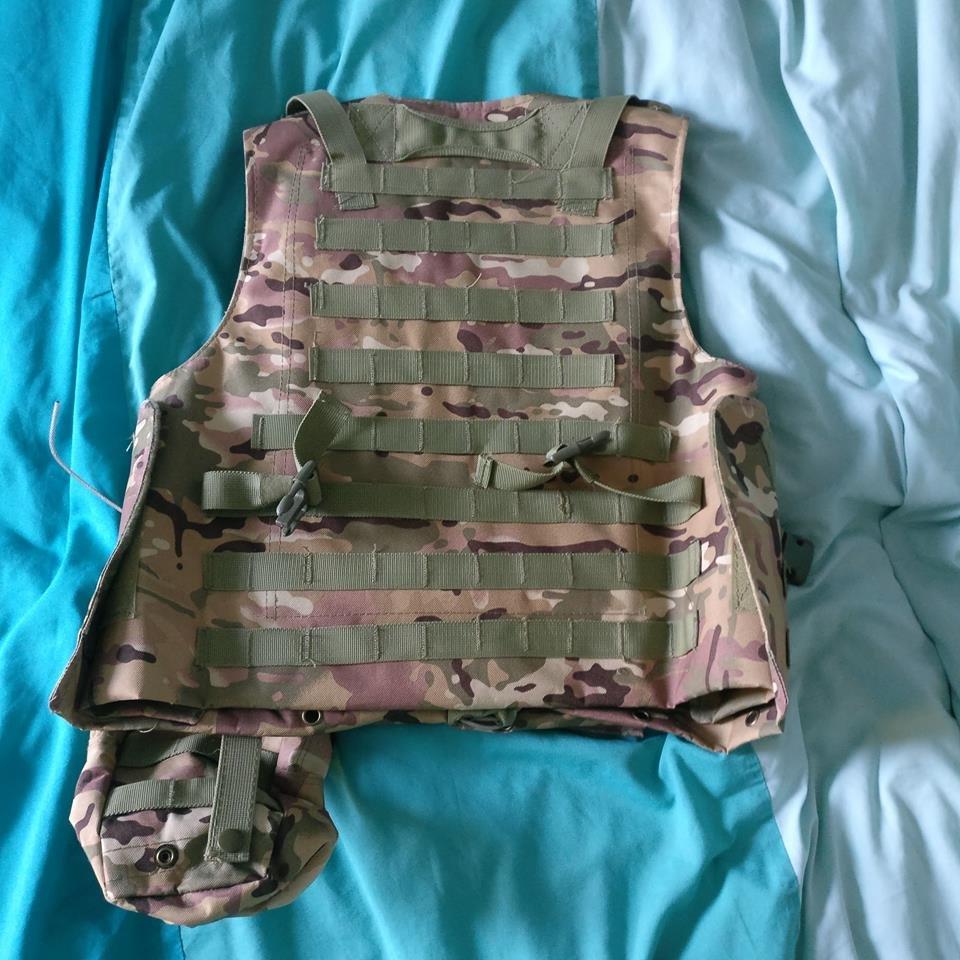 Airsoft Body armour with many pouches and points for accessories - Gear ...