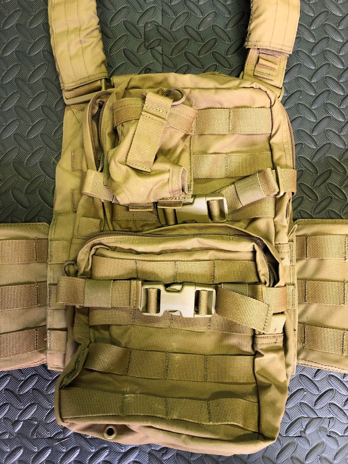 Warrior Assault Systems Dcs Plate Carrier With Accessories - Gear 