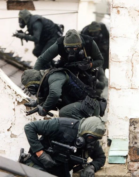 1980s sas iranian embassy seige loadout - Guns, Gear & Loadouts ...