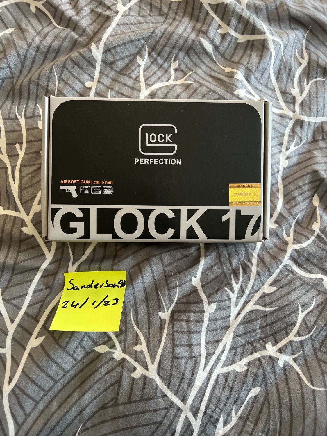 Selling Umarex Glock 17 Gen 5 + Mags + case - Gas Pistols - Airsoft ...