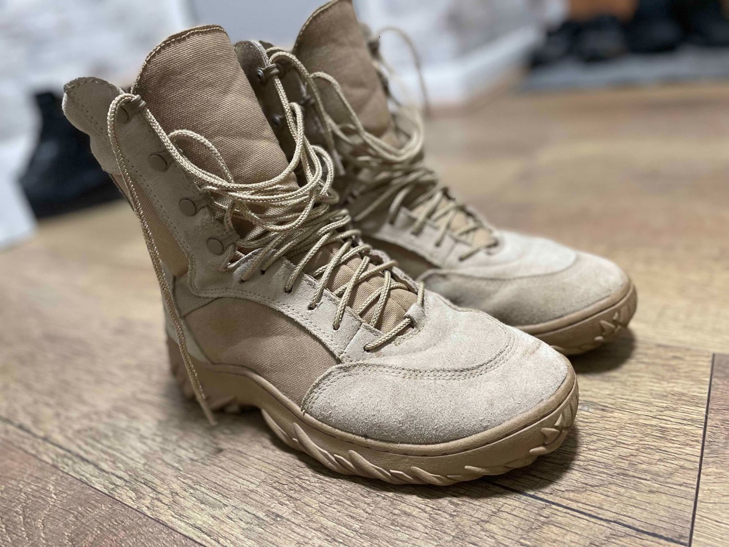 Oakley hot sale boots tan