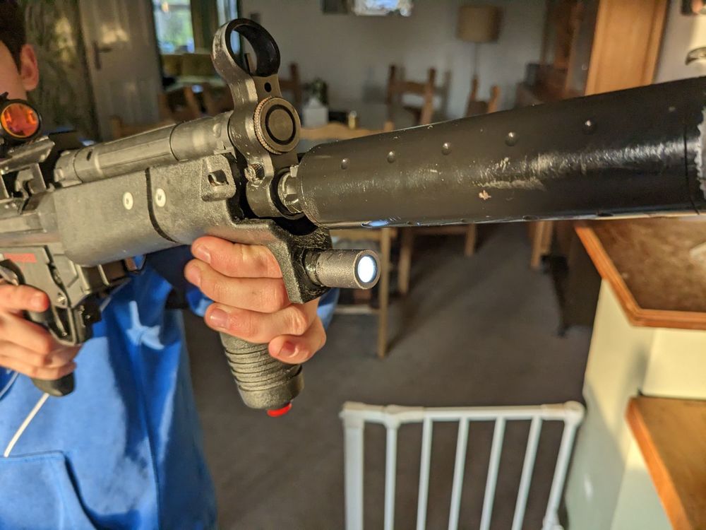 mp5 torch.jpg
