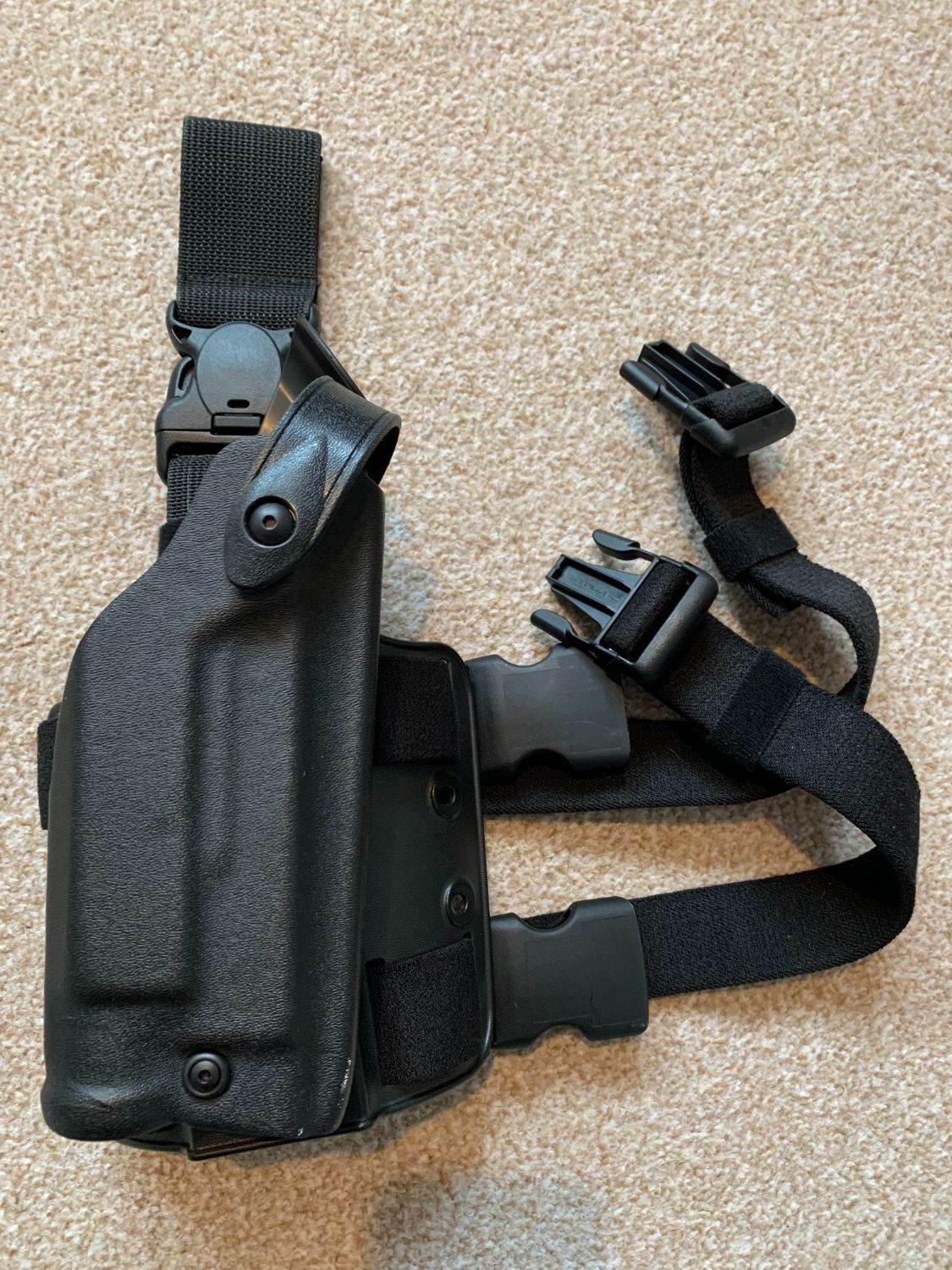 Safariland holster for G17+flashlight - Gear - Airsoft Forums UK