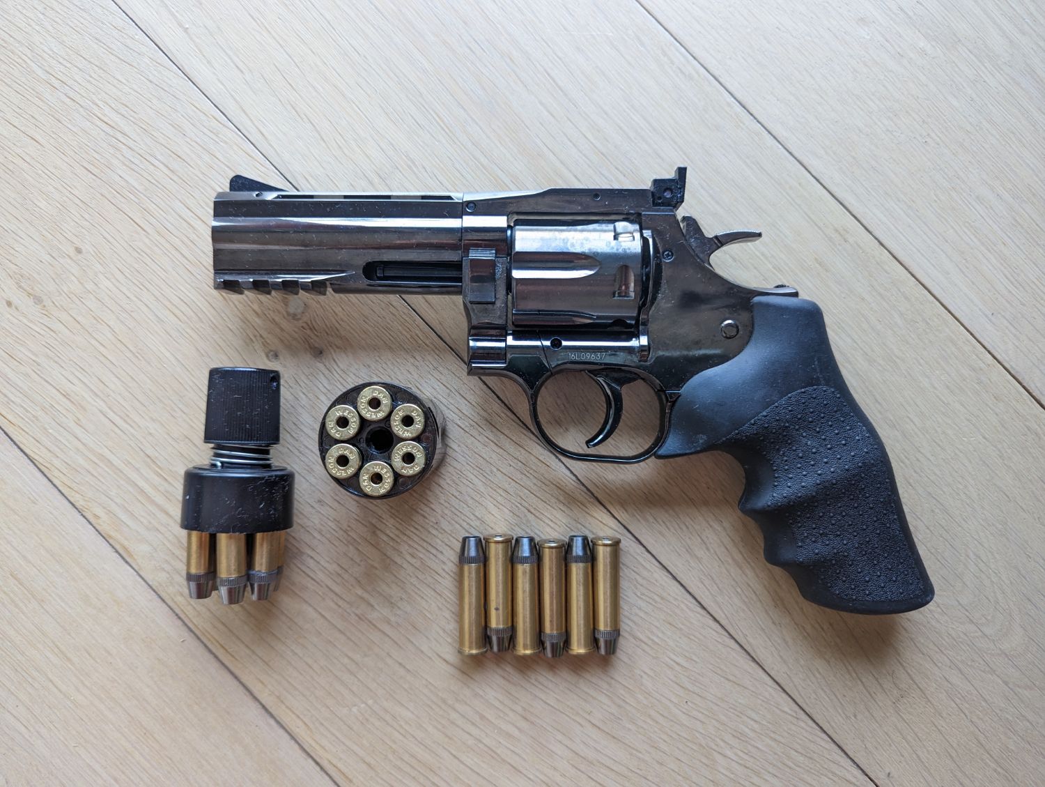 Dan Wesson 715 4