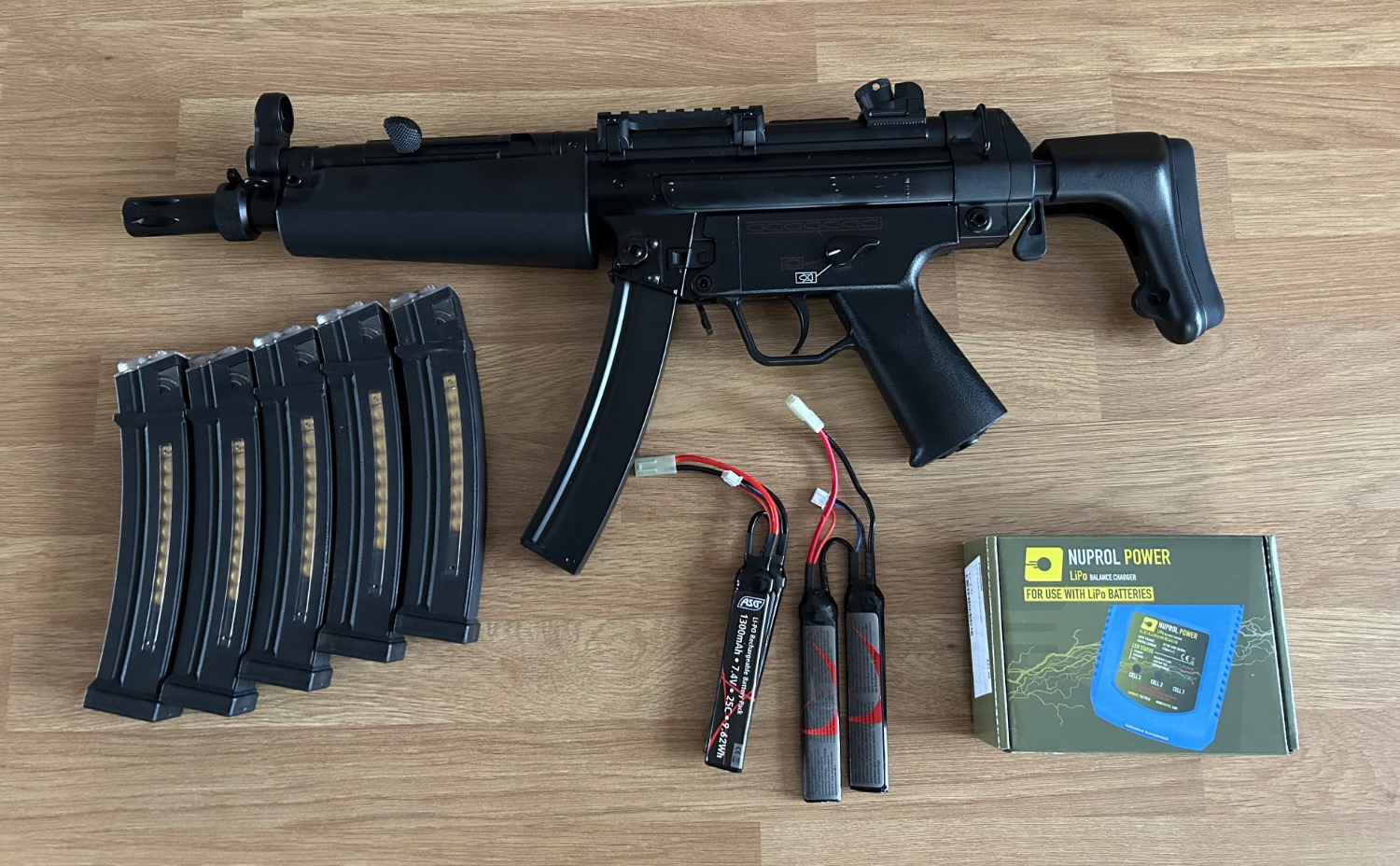 MP5 Airsoft　+　バッテリー Amazon.com : Tenergy 9.6V Airsoft Battery 1600mAh NiMH Flat