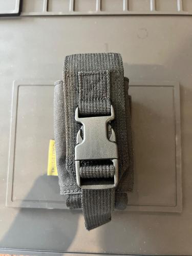 More information about "Warrior Systems Smoke Grenade Pouch"