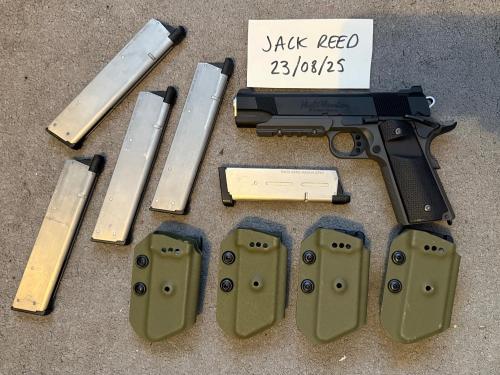 More information about "TM 1911 night warrior, MOE grips, 4 long mags, 1 short and 4 kydex mag holsters"