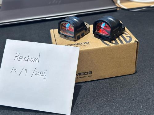 More information about "Romeo2 red dot repro black only"