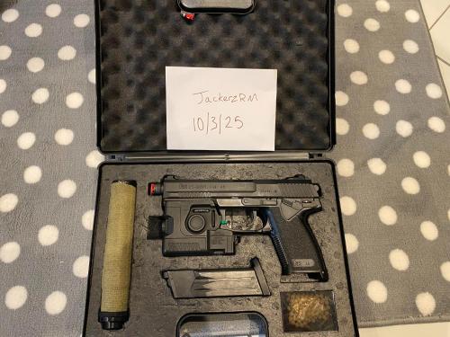 More information about "Tokyo Marui MK23 SOCOM + Accessories"