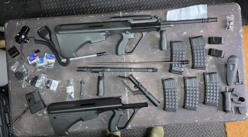 More information about "GHK AUG A2 olive drab & black receiver kit with 5 Gas Magazines + FG Airsoft Picatinny Rail + 2 barrels and AIRTACUK GHK AUG to M4 HPA Adapter + More"
