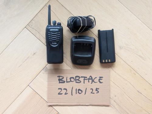 More information about "Kenwood Protalk (two batteries with charger)"