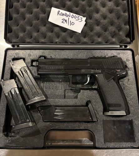 More information about "Tokyo Marui Mk23 SOCOM with 4 mags"