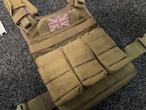 More information about "Flyye Fast Attack Plate Carrier"