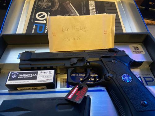 More information about "LIMITED EDITION Resident Evil × Umbrella Corporation Albert W Model 01 — Tokyo Marui Gas Blowback - Brand New"